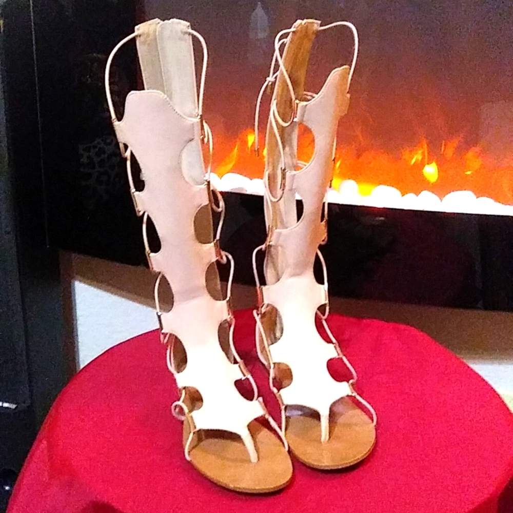 ALDO CREAM COLOR SANDAL BOOTS SIZE 9